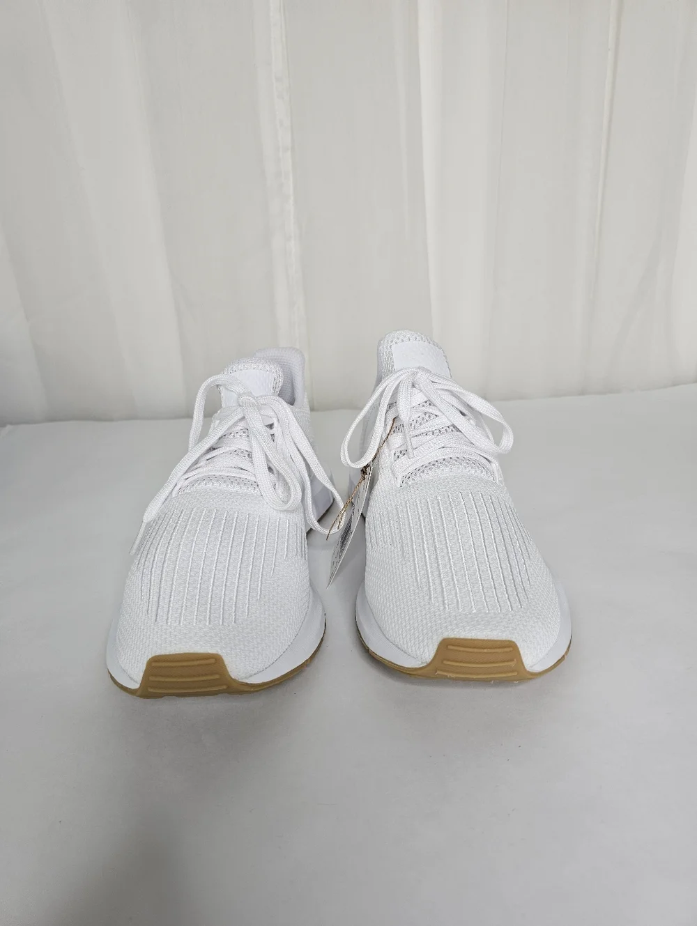 Adidas Orginals Swift Run Cloud White Gum Running Sneakers Men's 8 NEW Classic